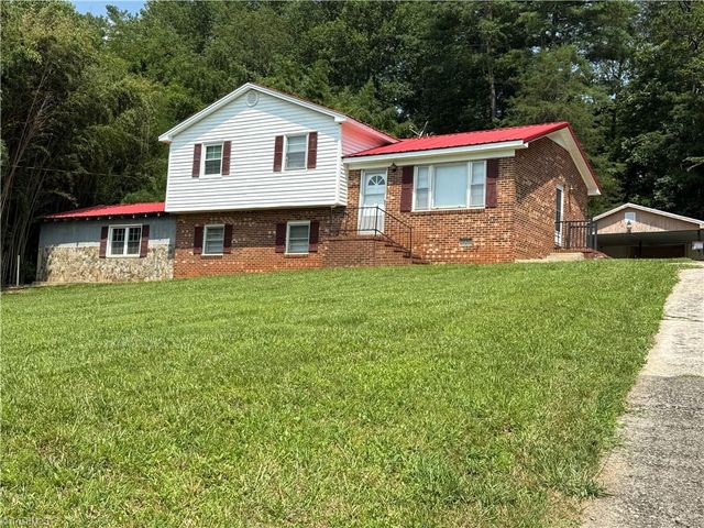 549 Ararat Hwy, Ararat, VA 24053