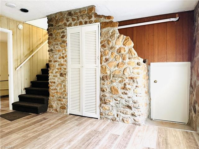 549 Ararat Hwy, Ararat, VA 24053