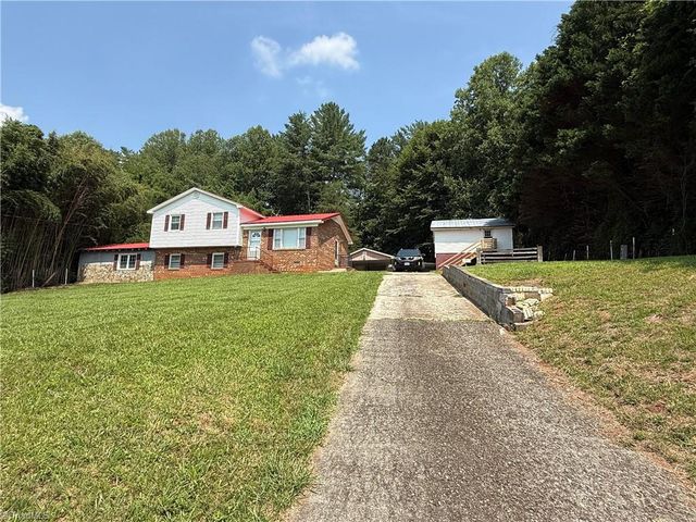 549 Ararat Hwy, Ararat, VA 24053