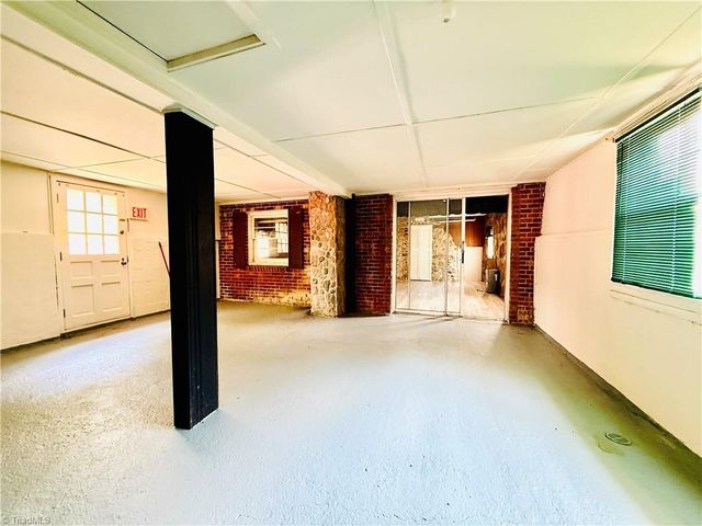 549 Ararat Hwy, Ararat, VA 24053
