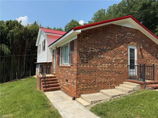 549 Ararat Hwy, Ararat, VA 24053