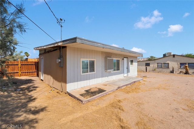 33454 Hampton Way, Daggett, CA 92327