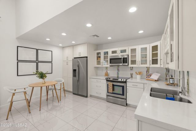 1620 N Wilmot Rd Unit F216, Tucson, AZ 85712