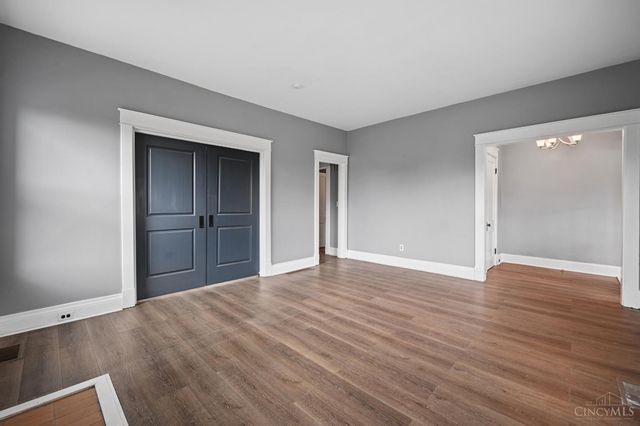 6815 Montgomery Road, Silverton, OH 45236