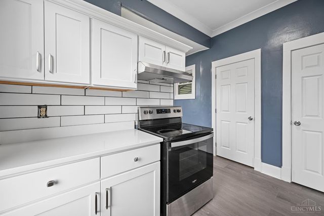 6815 Montgomery Road, Silverton, OH 45236