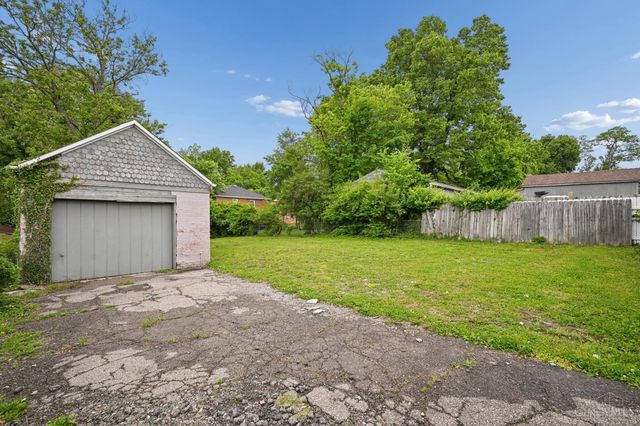 6815 Montgomery Road, Silverton, OH 45236