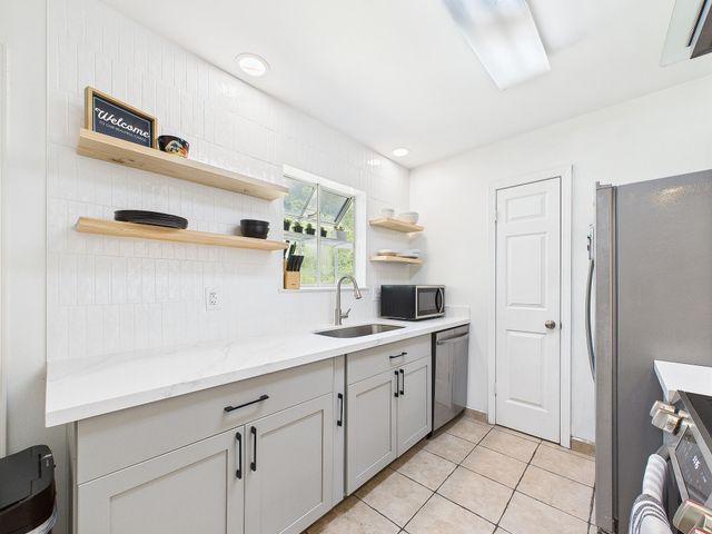 422 John King Road, Crestview, FL 32539