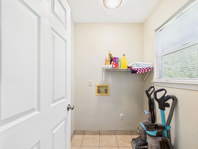 422 John King Road, Crestview, FL 32539