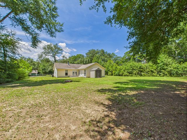 422 John King Road, Crestview, FL 32539