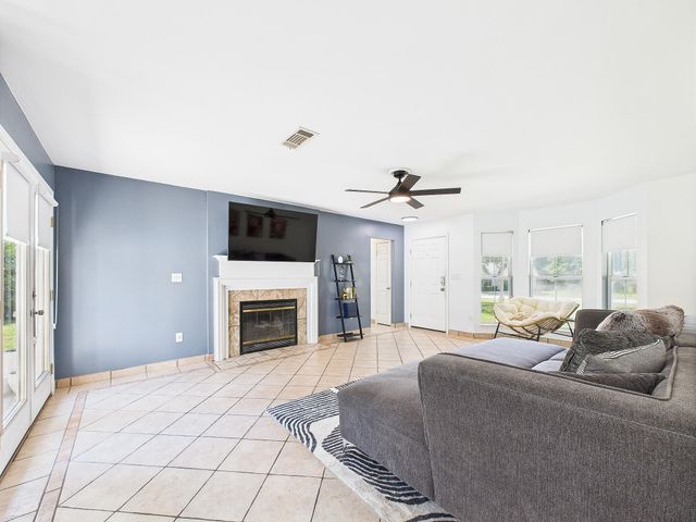 422 John King Road, Crestview, FL 32539