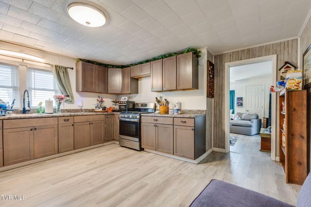 120 Danville Avenue, Bristol, VA 24201