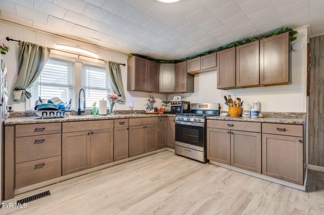 120 Danville Avenue, Bristol, VA 24201