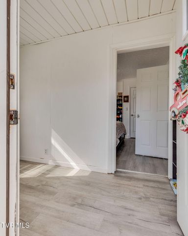 120 Danville Avenue, Bristol, VA 24201