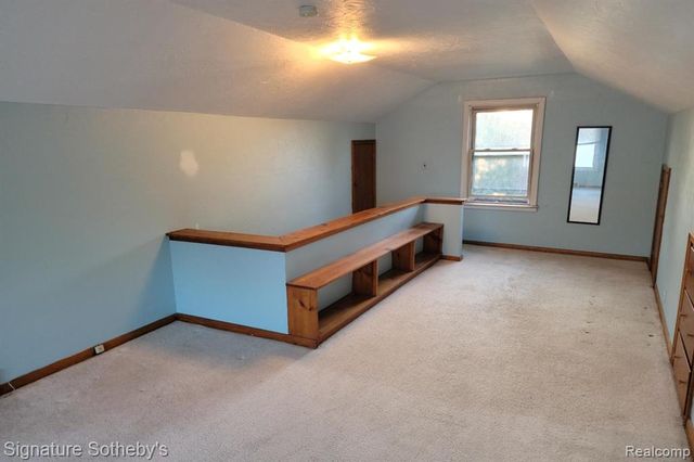 1937 Allard Avenue, Grosse Pointe Woods, MI 48236