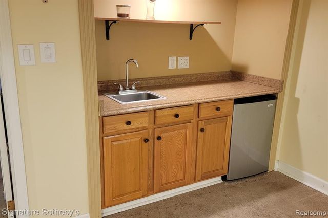 1937 Allard Avenue, Grosse Pointe Woods, MI 48236