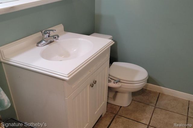 1937 Allard Avenue, Grosse Pointe Woods, MI 48236