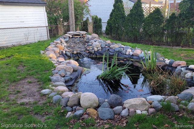 1937 Allard Avenue, Grosse Pointe Woods, MI 48236