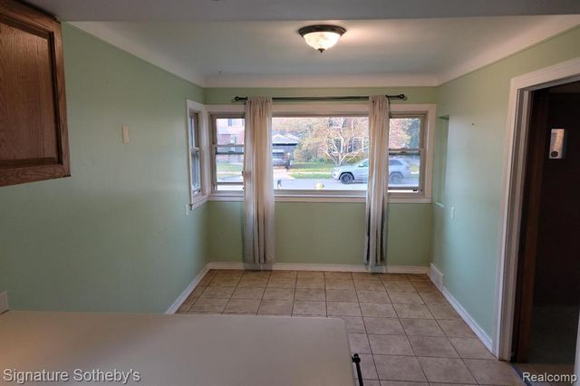 1937 Allard Avenue, Grosse Pointe Woods, MI 48236