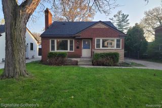1937 Allard Avenue, Grosse Pointe Woods, MI 48236
