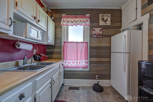 1228 W Florence Campbellstown Road, Eaton, OH 45320
