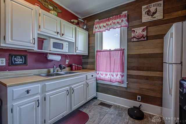 1228 W Florence Campbellstown Road, Eaton, OH 45320