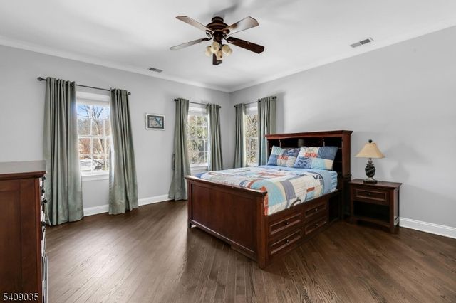 24 Chelsea Ct, Bernards Twp., NJ 07920