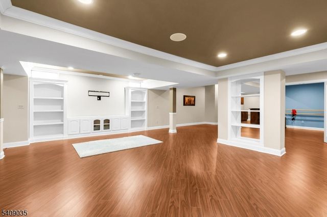 24 Chelsea Ct, Bernards Twp., NJ 07920