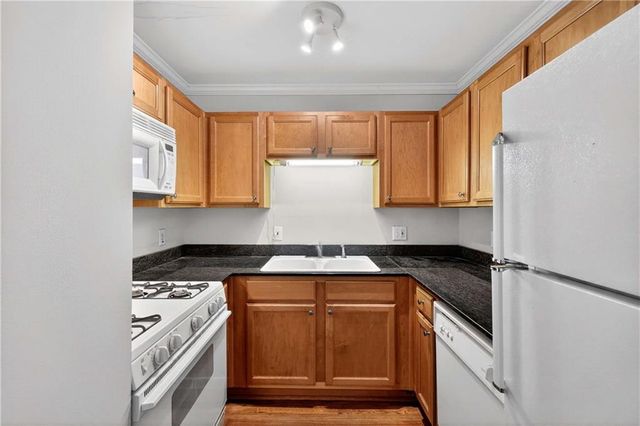 1990 Wellbourne NE Drive 7, Atlanta, GA 30324