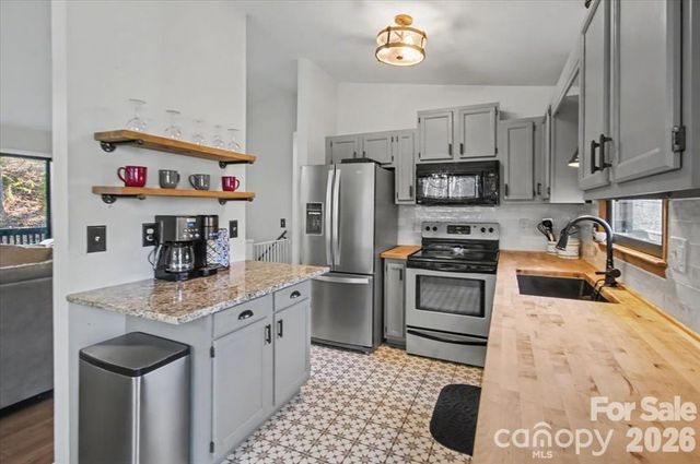 30 Whippoorwill Drive, Weaverville, NC 28787