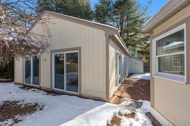 200 Lumbert Mill Rd, Barnstable, MA 02632