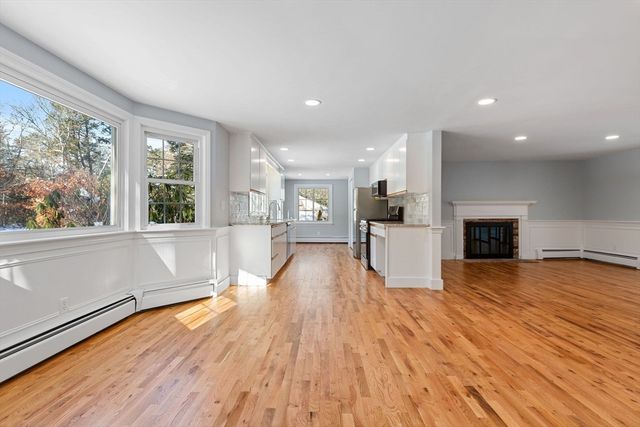 200 Lumbert Mill Rd, Barnstable, MA 02632