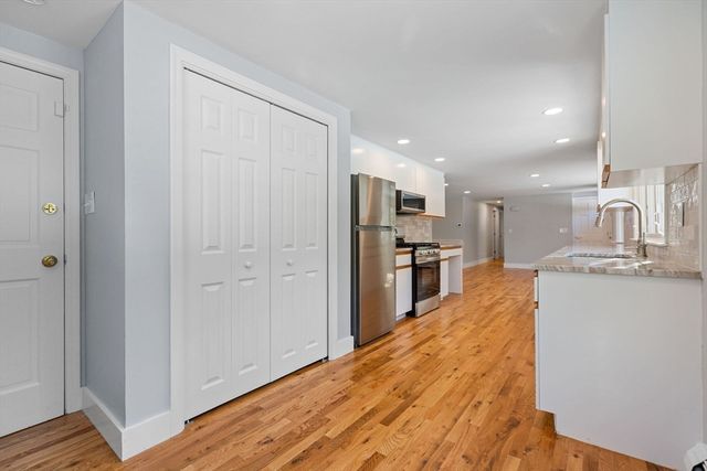 200 Lumbert Mill Rd, Barnstable, MA 02632