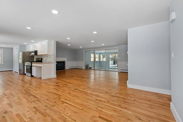 200 Lumbert Mill Rd, Barnstable, MA 02632