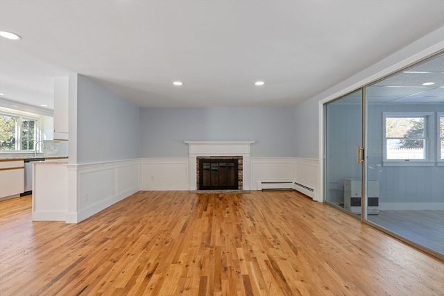 200 Lumbert Mill Rd, Barnstable, MA 02632