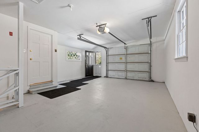 200 Lumbert Mill Rd, Barnstable, MA 02632