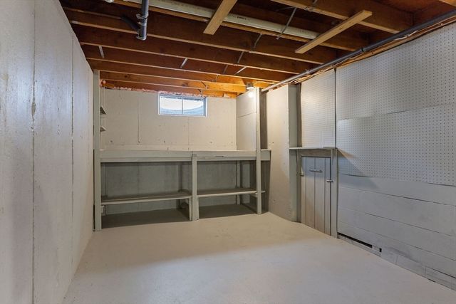 200 Lumbert Mill Rd, Barnstable, MA 02632