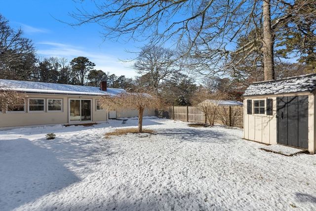 200 Lumbert Mill Rd, Barnstable, MA 02632