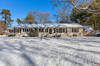 200 Lumbert Mill Rd, Barnstable, MA 02632