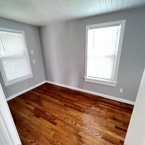 8249 Ward Parkway, Kansas City, MO 64114
