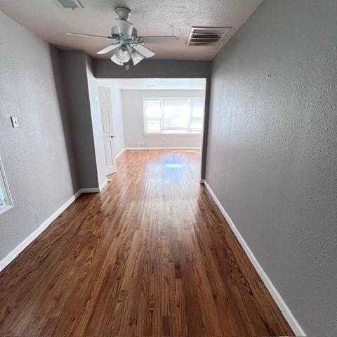 8249 Ward Parkway, Kansas City, MO 64114