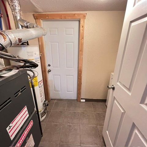 8249 Ward Parkway, Kansas City, MO 64114