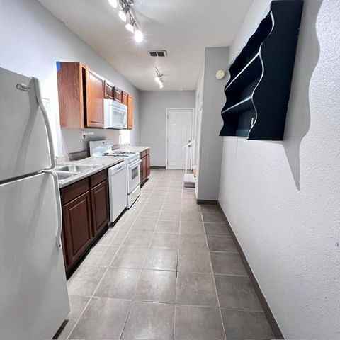 8249 Ward Parkway, Kansas City, MO 64114