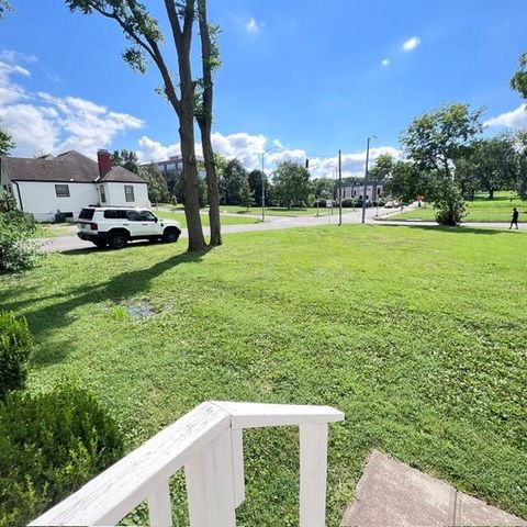 8249 Ward Parkway, Kansas City, MO 64114