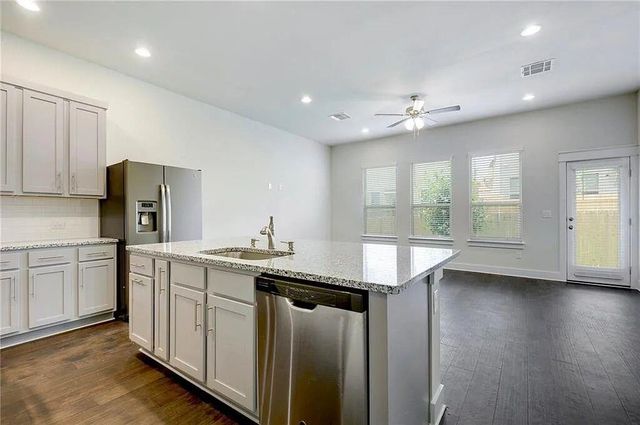 13501 Metric BLVD 20, Austin, TX 78727