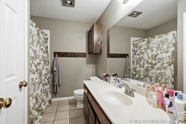 10726 E 115th Place S, Bixby, OK 74008