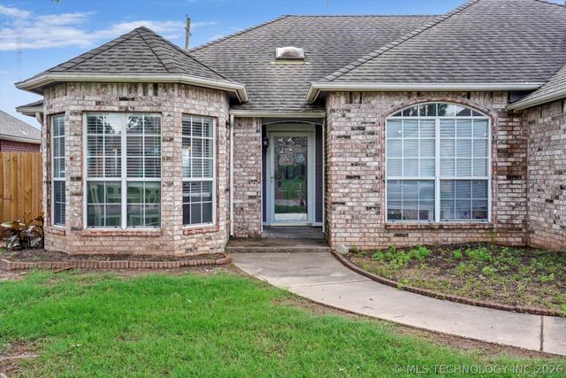 10726 E 115th Place S, Bixby, OK 74008