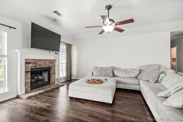 10726 E 115th Place S, Bixby, OK 74008