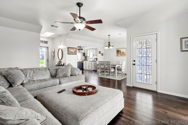 10726 E 115th Place S, Bixby, OK 74008