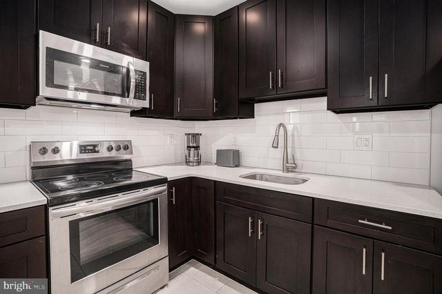 1831 POINT BREEZE AVE, Philadelphia, PA 19145