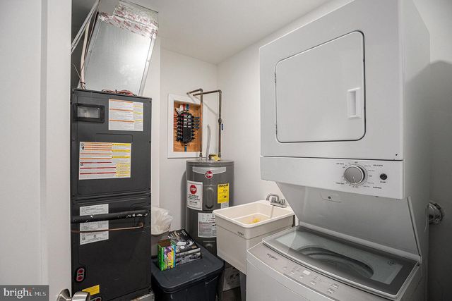 1831 POINT BREEZE AVE, Philadelphia, PA 19145